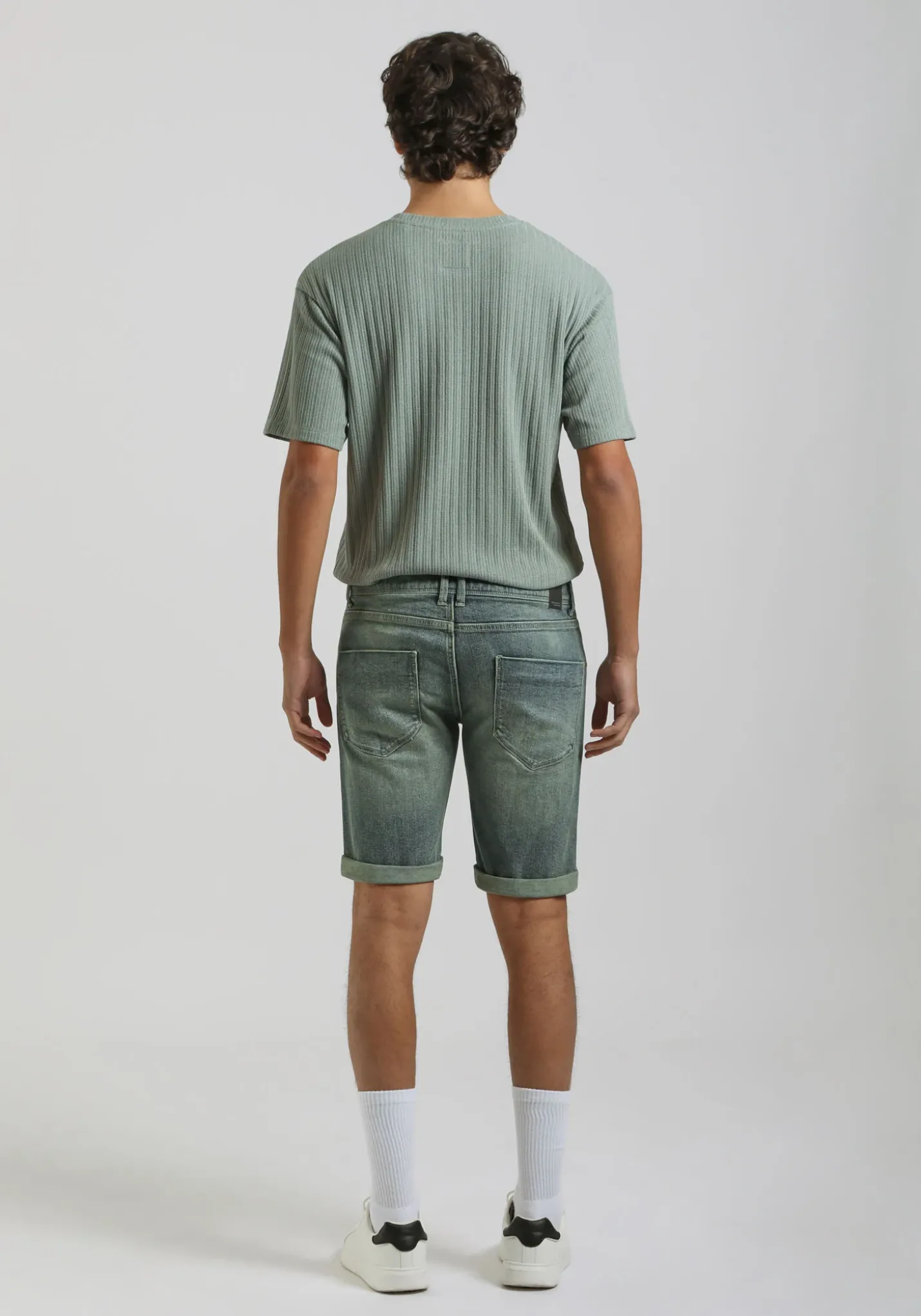 Bermuda di jeans slim fit effetto sabbia