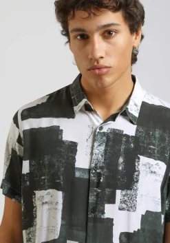 Camicia mezza manica fantasia 100% viscosa