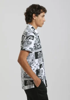 Camicia mezza manica in tessuto elastico con fantasia