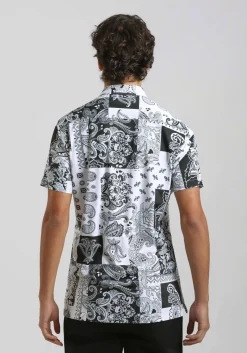Camicia mezza manica in tessuto elastico con fantasia