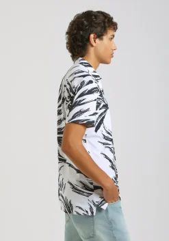 Camicia mezza manica in tessuto elastico con fantasia