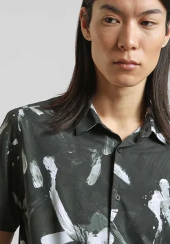 Camicia mezza manica in tessuto elastico con fantasia