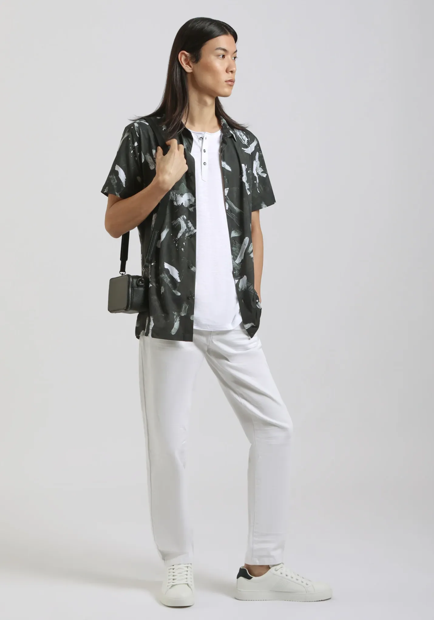 Camicia mezza manica in tessuto elastico con fantasia