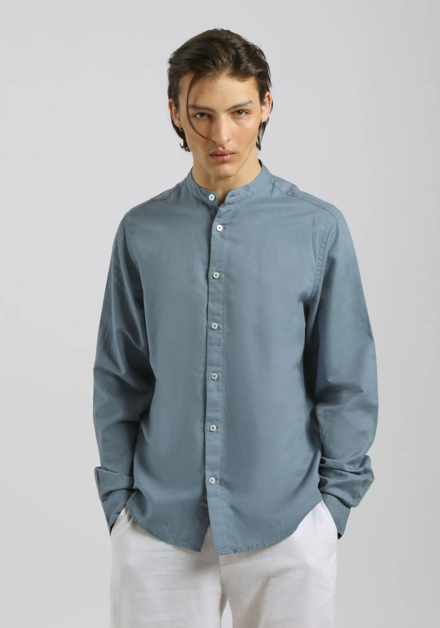 Camicia misto lino con collo coreano