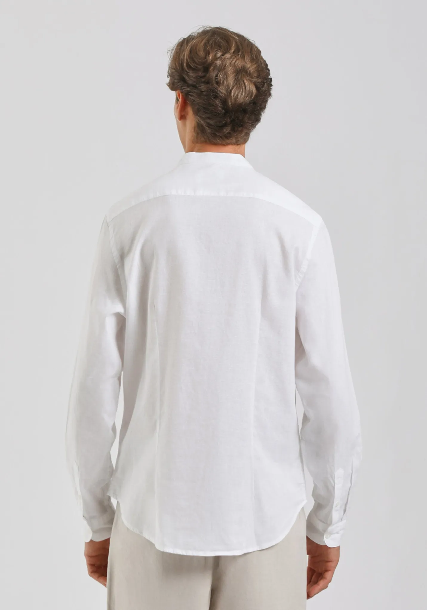 Camicia misto lino con collo coreano