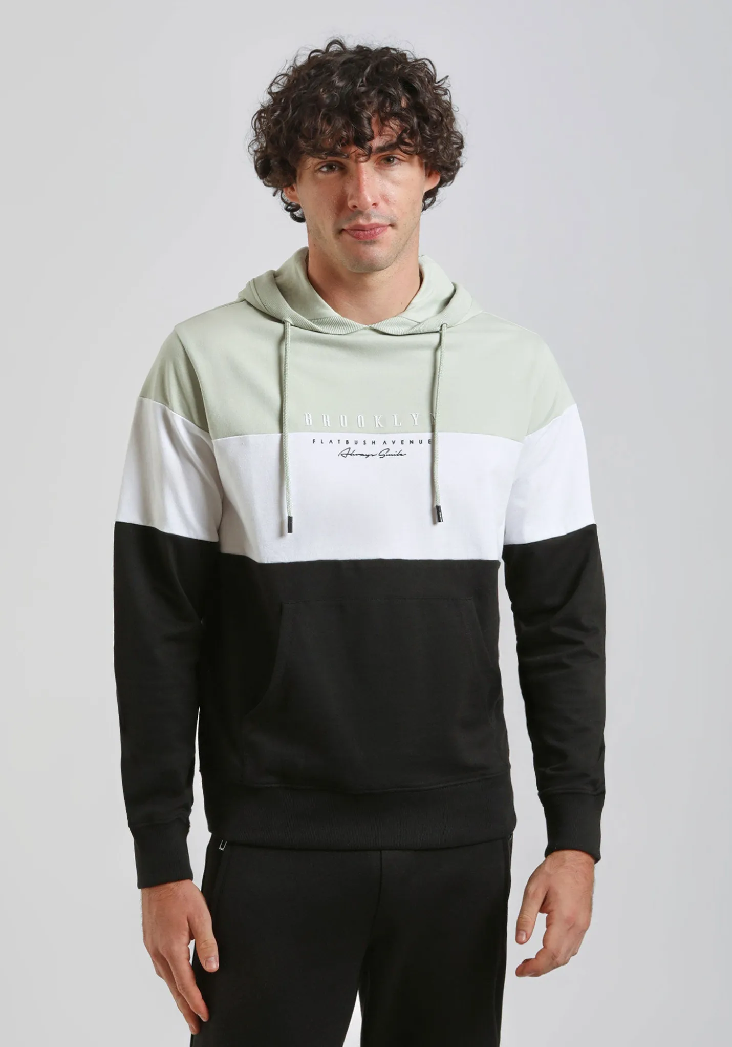 Felpa con cappuccio colorblock