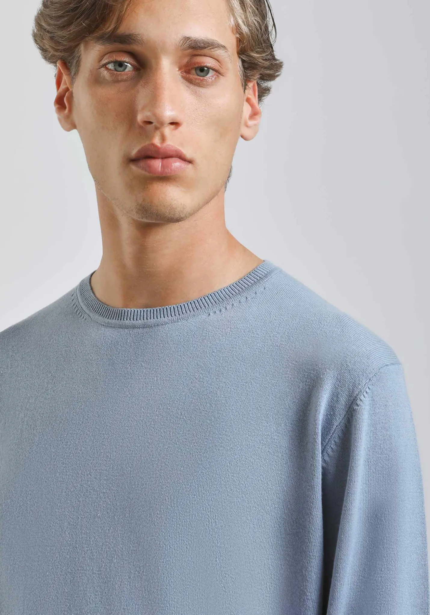 Maglia girocollo tinta unita