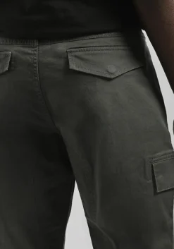 Pantaloni cargo con elastici alle caviglie