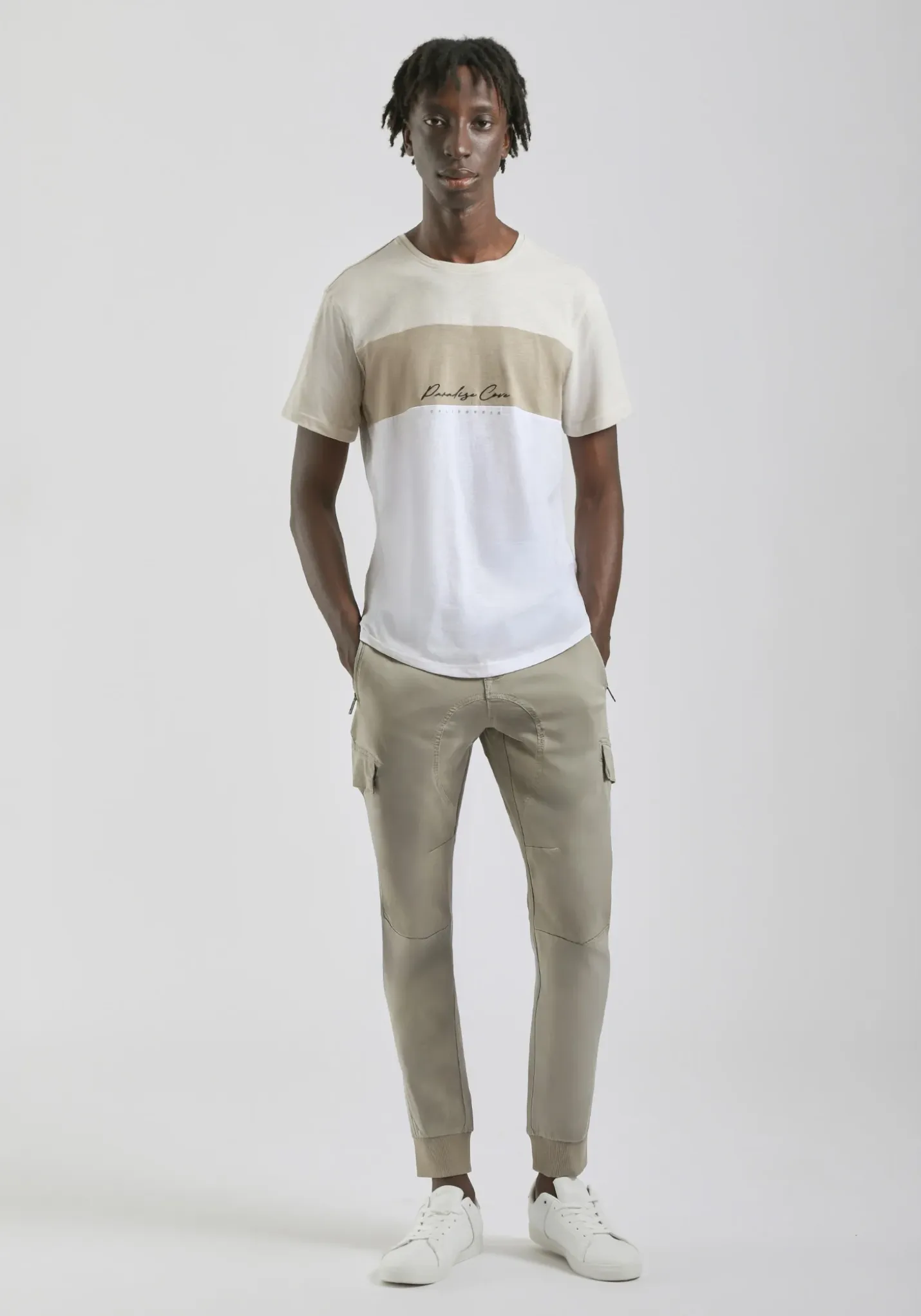 Pantaloni cargo con elastici alle caviglie