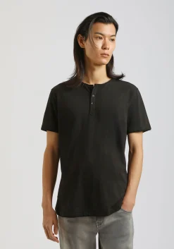 T-shirt collo serafino