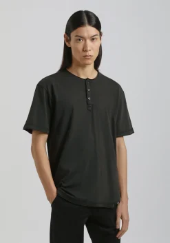 T-shirt collo serafino