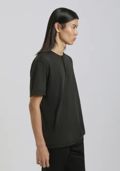 T-shirt collo serafino
