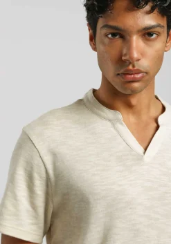 T-shirt con scollo a V