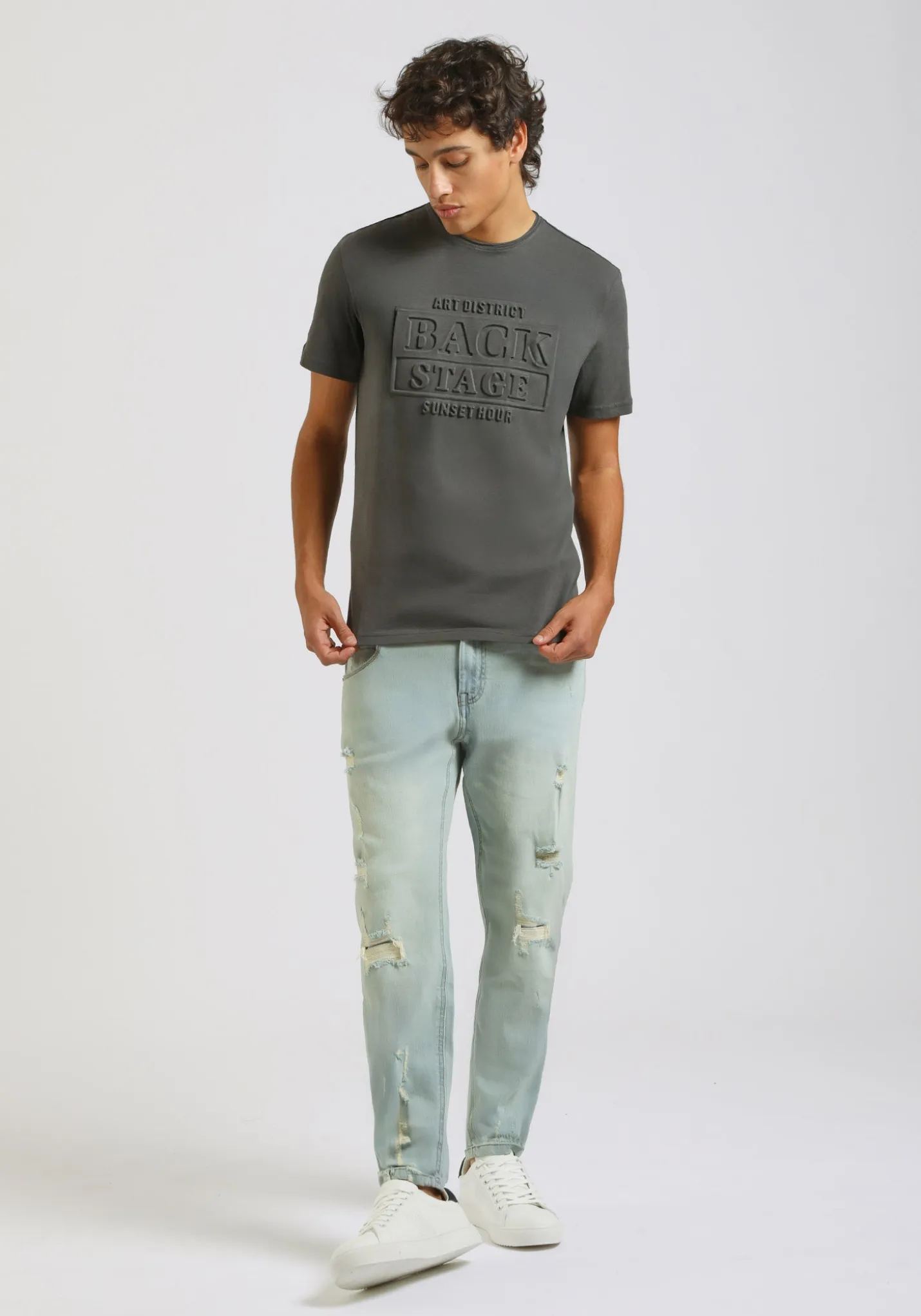 T-shirt con stampa a rilievo