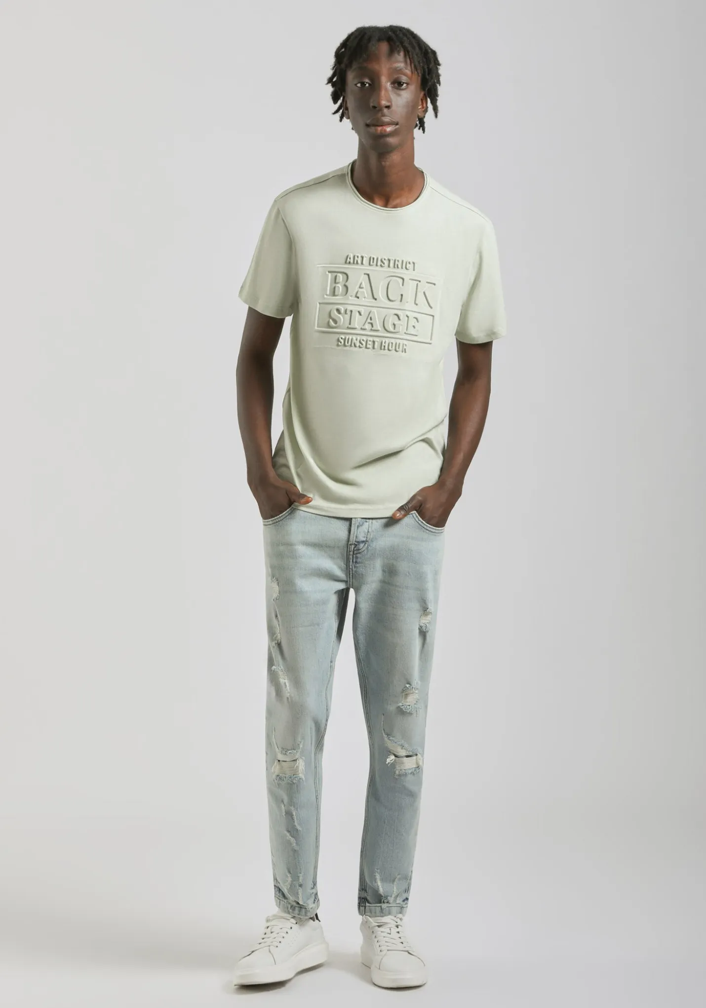 T-shirt con stampa a rilievo
