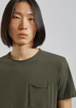 T-shirt con taschino
