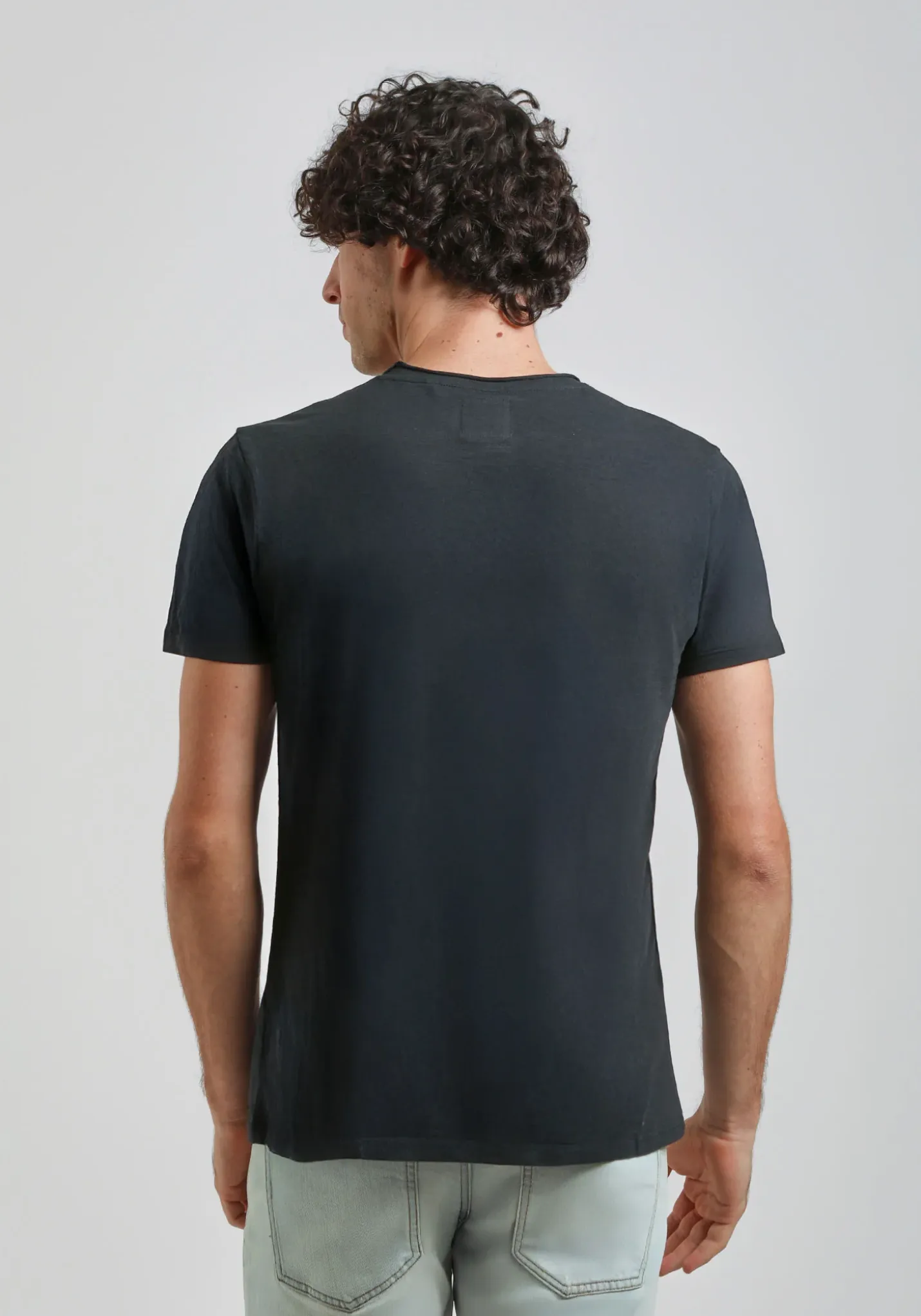 T-shirt con taschino