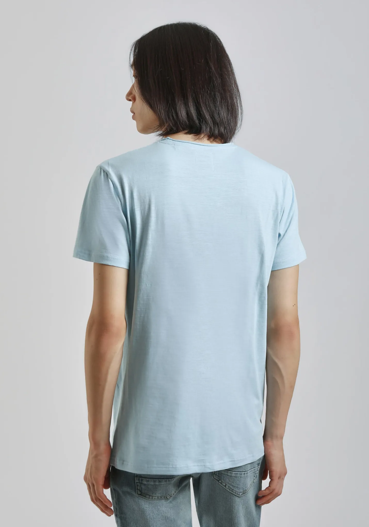 T-shirt con taschino