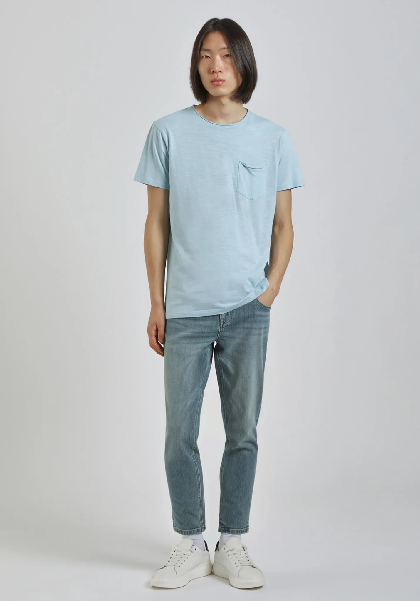 T-shirt con taschino
